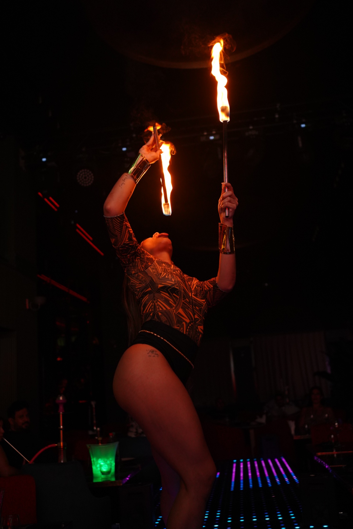 Spectacle de feu au Matrix Restaurant Lounge Marrakech
